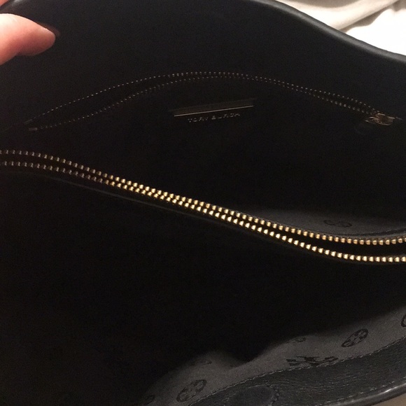 Tory Burch black leather with gold straps - Picture 4 of 7